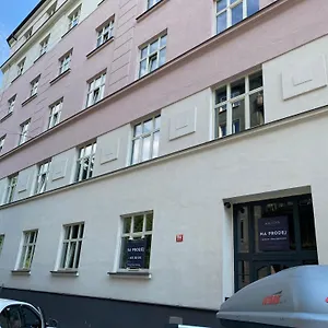 https://spring-apartments.karlovyvary-hotels.com