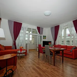 https://spacious-prague-view-apartment.praguehotelsweb.com
