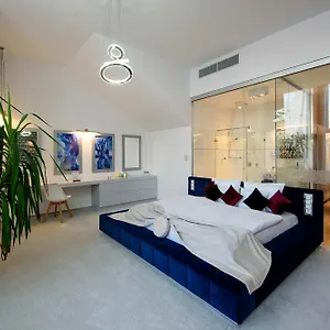  Appartamento Karoly Corner Residences